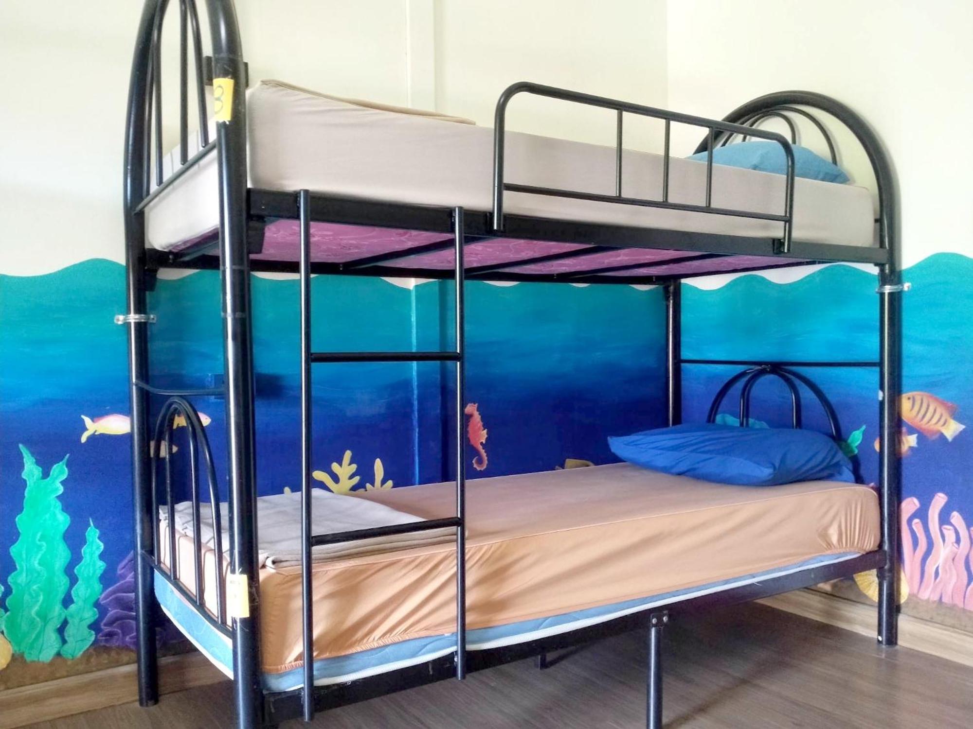 Wet! A Pool Party Hostel By Wild & Wandering Haad Rin Extérieur photo