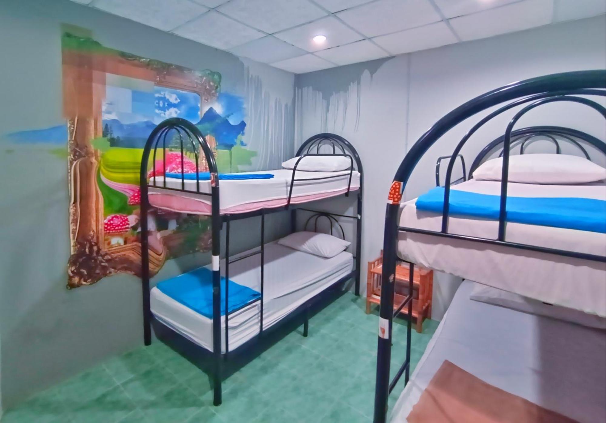 Wet! A Pool Party Hostel By Wild & Wandering Haad Rin Chambre photo